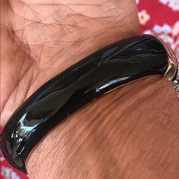 Fabulous vintage black enamel and faux diamond bracelet. - Picture 8 of 11